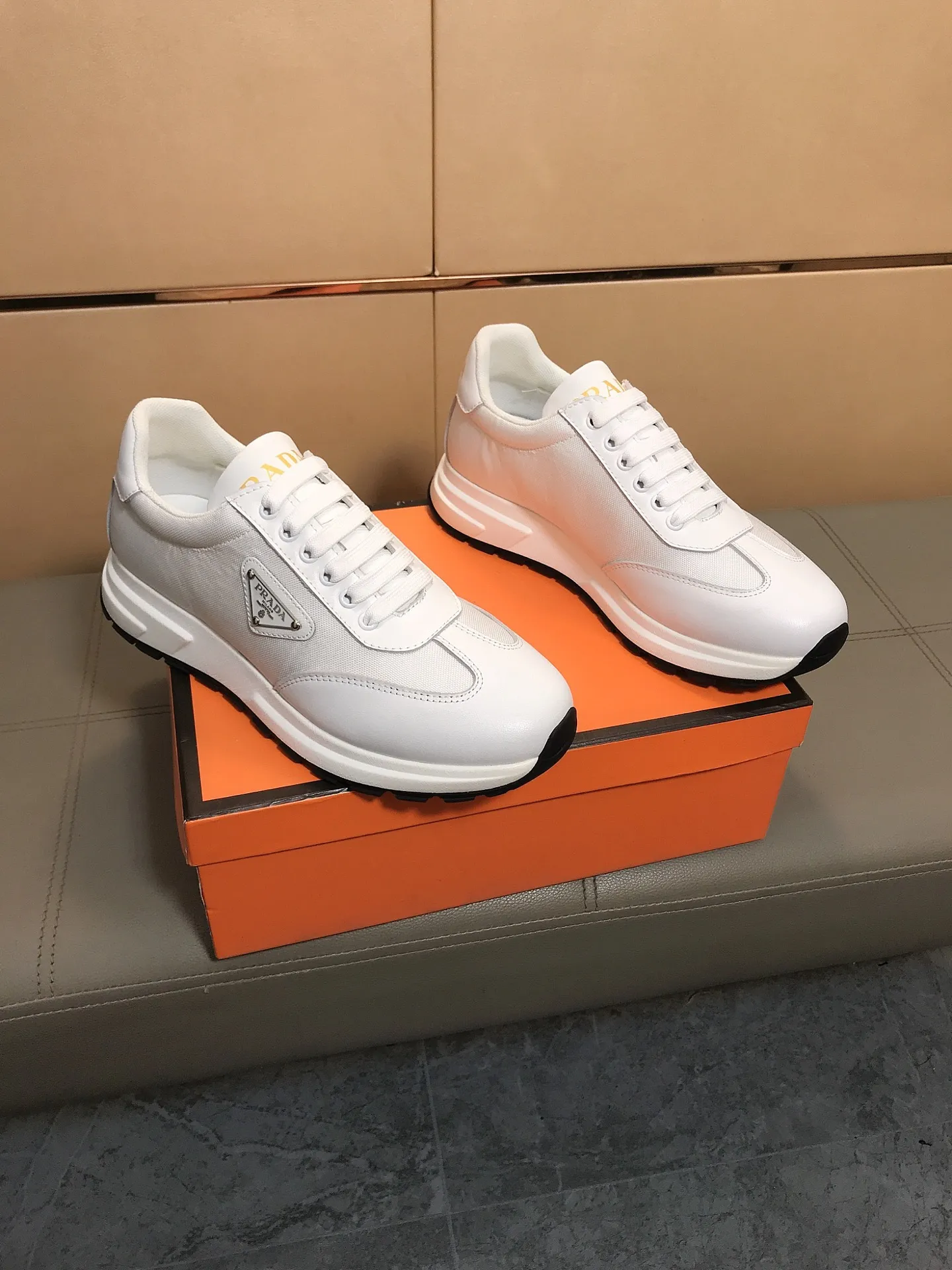 Ex-factory price 400 💎💎🆕Prada's latest casual and fashionable men's shoes👟hot style💥simple and elegant style, exclusive for trendy men. Unique latest brand elements👑, fashionable and generous, imported cowhide leather splicing breathable fabrics, comfortable lining + sheepskin feet, super comfortable and wear-resistant outsole, classic model taken in kind, code number: 38-44